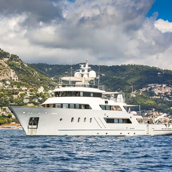 Masquenada yacht exterior 2