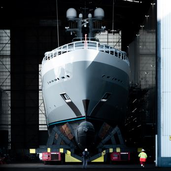 Draak yacht exterior 3