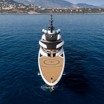 Ahpo yacht exterior 2