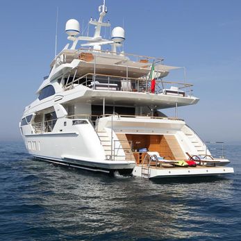 Emuna yacht exterior 3