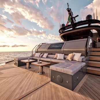 Effe yacht exterior 5