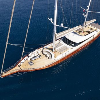 Seleda yacht exterior 2