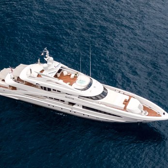 Daisy D yacht exterior 5