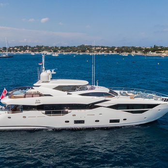 2 J's of London yacht exterior 5