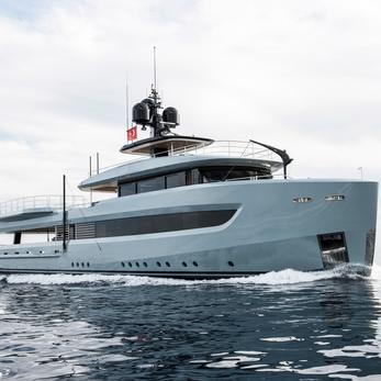 Limerence yacht exterior 2