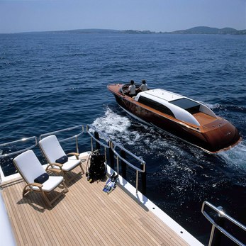 Ilona yacht exterior 5