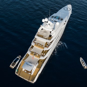 Avantage yacht exterior 4