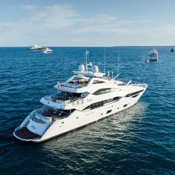 Anya yacht exterior 4
