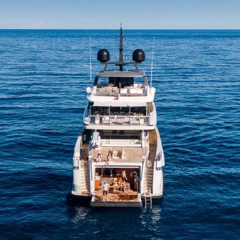 X yacht exterior 5