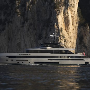 Heed yacht exterior 4