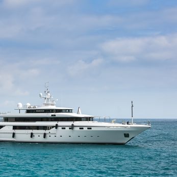 Ipanemas yacht exterior 4