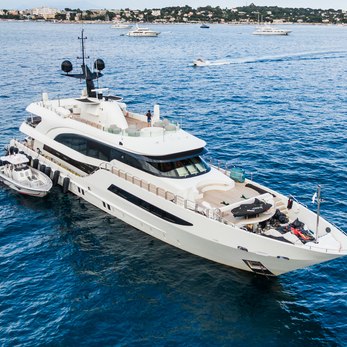Hallo yacht exterior 5