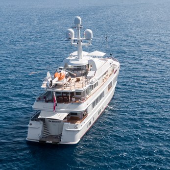 Sea Huntress yacht exterior 5