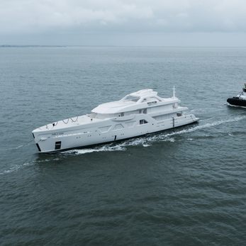 Amels 6008 yacht exterior 5