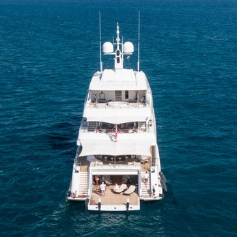 Nora yacht exterior 4