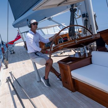 Aquarius yacht exterior 2