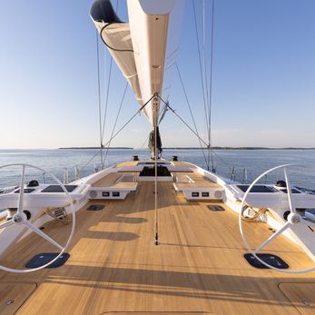 DreamCatcher yacht exterior 3