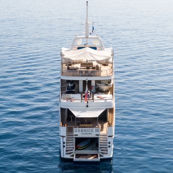 Darnice III yacht exterior 4