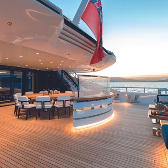 Starlust yacht exterior 3