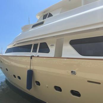 Myeraah yacht exterior 2