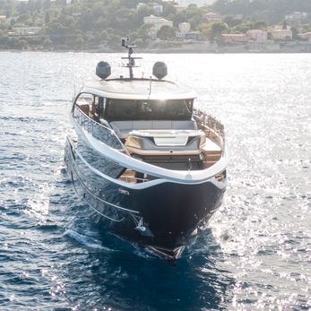 St Catherine yacht exterior 2