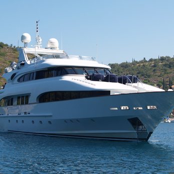 Lady G II yacht exterior 4