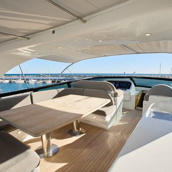 Pobedy I yacht interior 5
