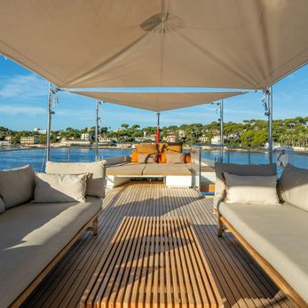 Sultana yacht exterior 3