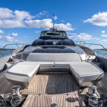 NOI yacht exterior 2