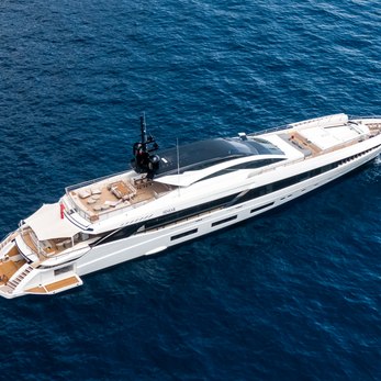 GoldenEye yacht exterior 3