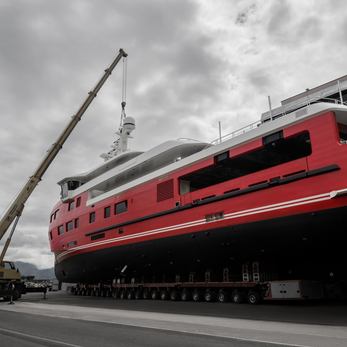 Akula yacht exterior 5