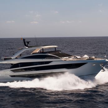 Knead It yacht exterior 3