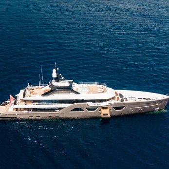 Come Together yacht exterior 5