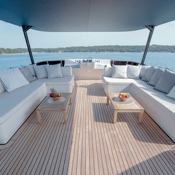 Doclea yacht exterior 2