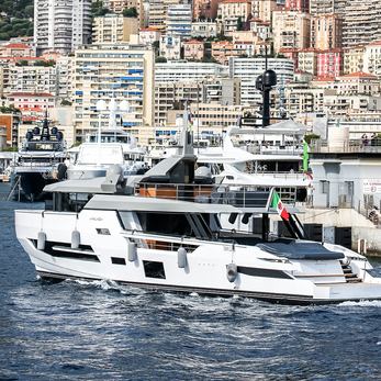 Acqua Chiara yacht exterior 3