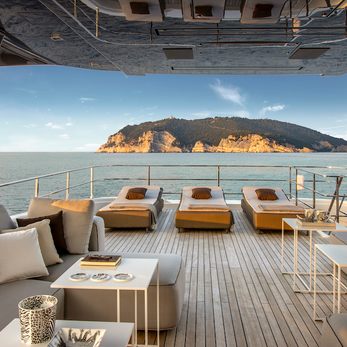 MiBaDi yacht exterior 3