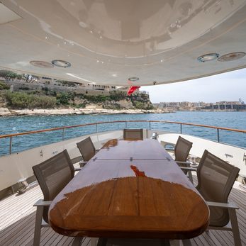 Kalani yacht exterior 13