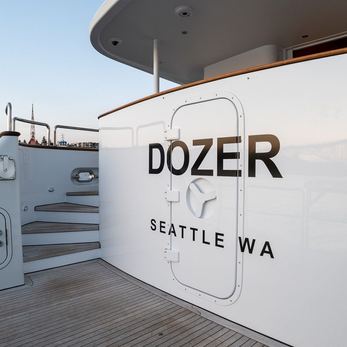 Dozer yacht exterior 141