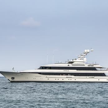 Vassa yacht exterior 3