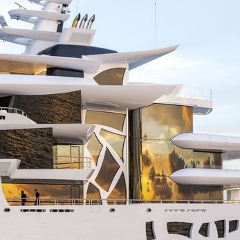 Artefact yacht exterior 3