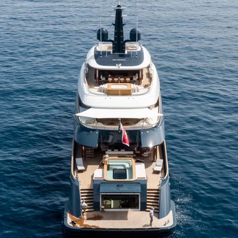 B yacht exterior 3