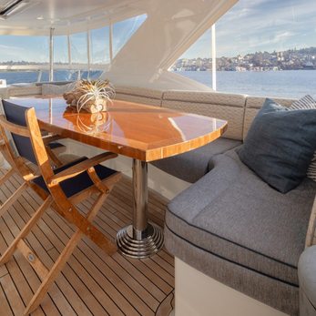 Rhondavous yacht exterior 3
