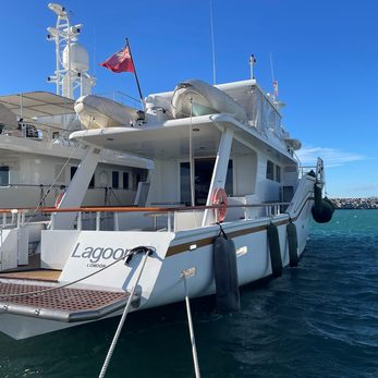 Dream Lagoon yacht exterior 5