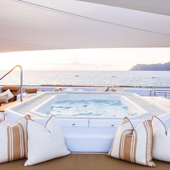 SuRi yacht exterior 4