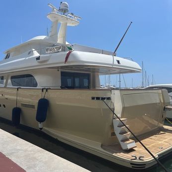 Myeraah yacht exterior 5