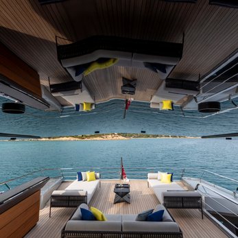 Hard 8 yacht interior 3