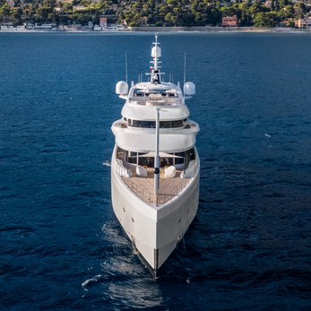 Calex yacht exterior 2