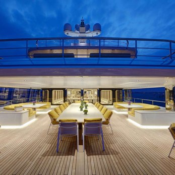 Aquarius yacht exterior 3