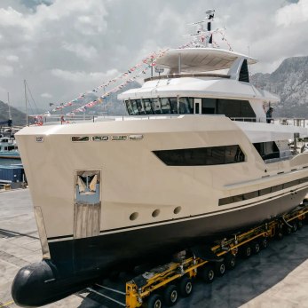 Bering 88 / 01 yacht exterior 2