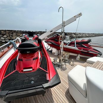 Sunshine yacht exterior 31